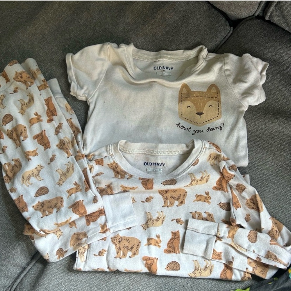 4t toddler Old Navy pajamas